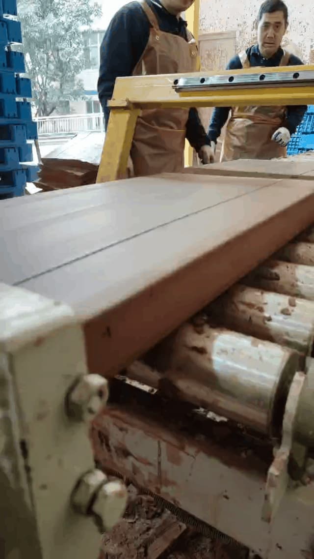 贵州国台酒业窖泥设备单层泥块制泥机设备运转平稳 贵州国台酒业窖泥设备单层泥块制泥机设备运转平稳