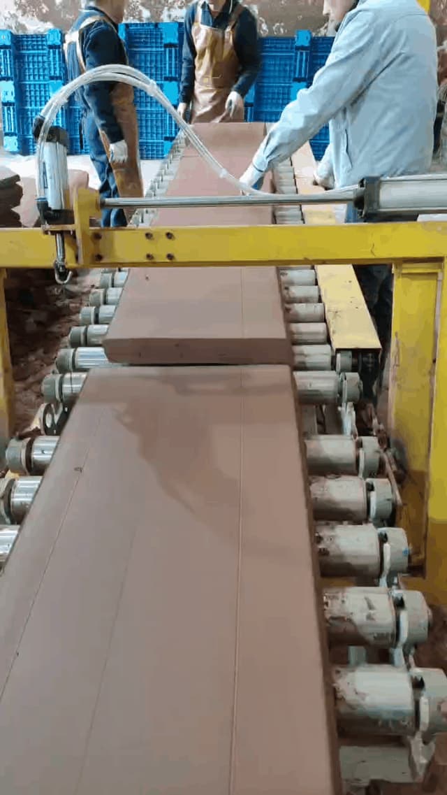 贵州国台酒业窖泥设备单层泥块制泥机设备运转平稳 贵州国台酒业窖泥设备单层泥块制泥机设备运转平稳